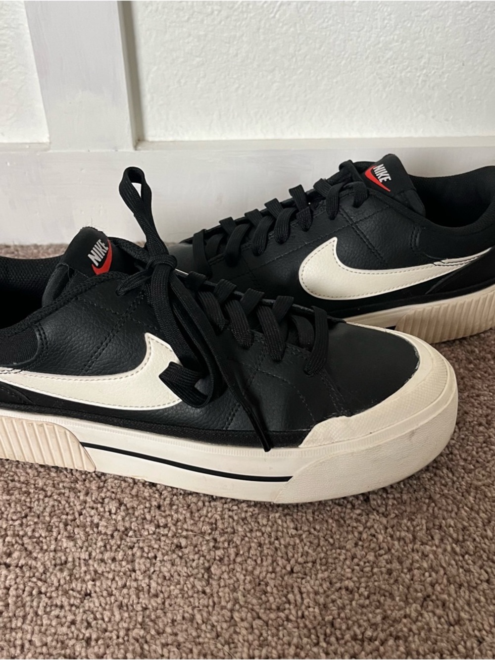 Nike Women's 9.5 Court Legacy Lift Black Sneakers.